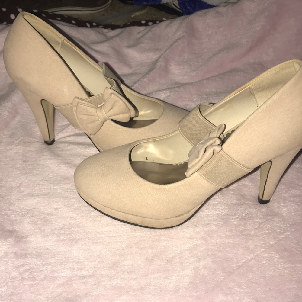 Heels. Maybe 3 in